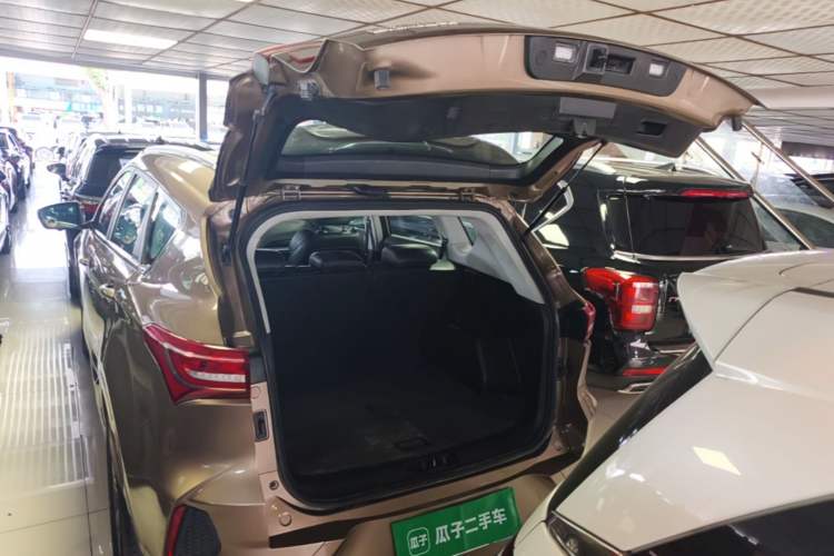 Used JETOUR X70 2019 1.5T DCT Jingxing Edition Trunk