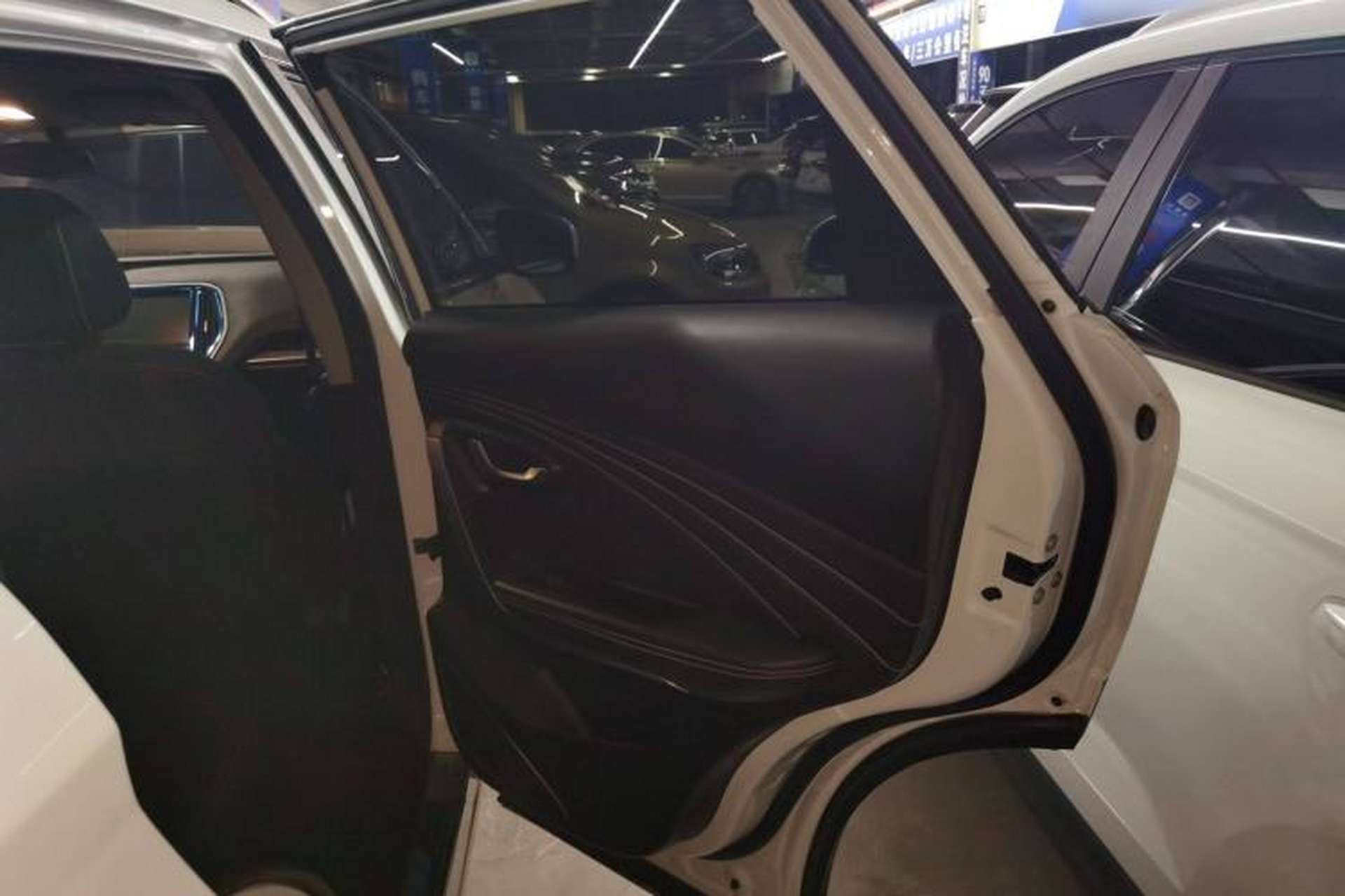 Used JETOUR X70 2019 1.5T DCT Comfort Edition Interior 6