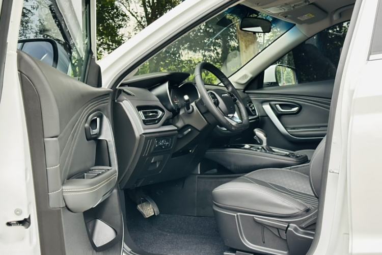 Used JETOUR X70 2019 1.5T DCT Joyride Edition Interior 6
