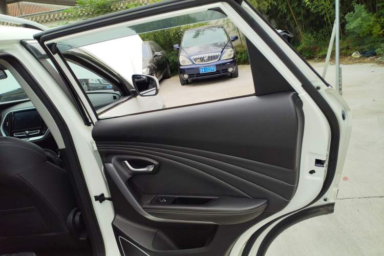 Used JETOUR X70 2019 1.5T DCT Joyride Edition Interior 6