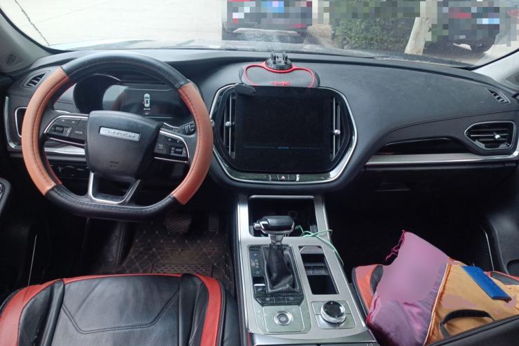 Used JETOUR X70 2020 1.5T DCT Comfort Edition 7-Seater Center Console