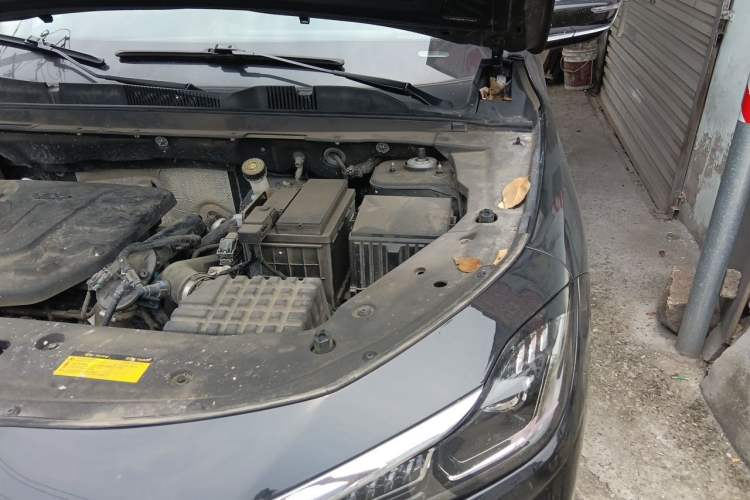 Used JETOUR X70 2020 1.5T Manual Enjoyment Edition 7-Seater Engine Bay Left