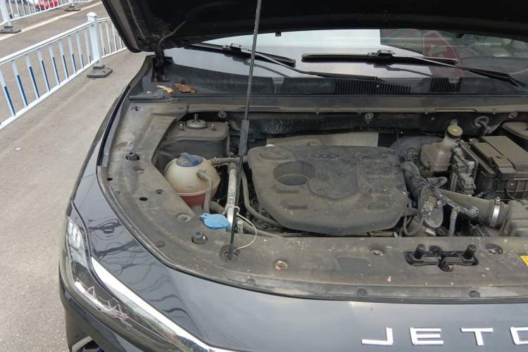 Used JETOUR X70 2020 1.5T Manual Enjoyment Edition 7-Seater Engine Bay Right