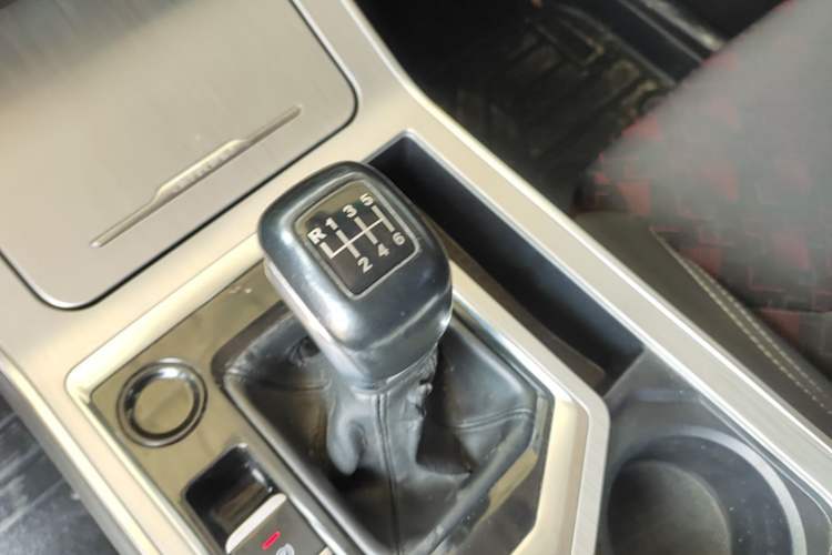 Used JETOUR X70 2020 1.5T Manual Comfort Edition 6 Seats Gear Lever
