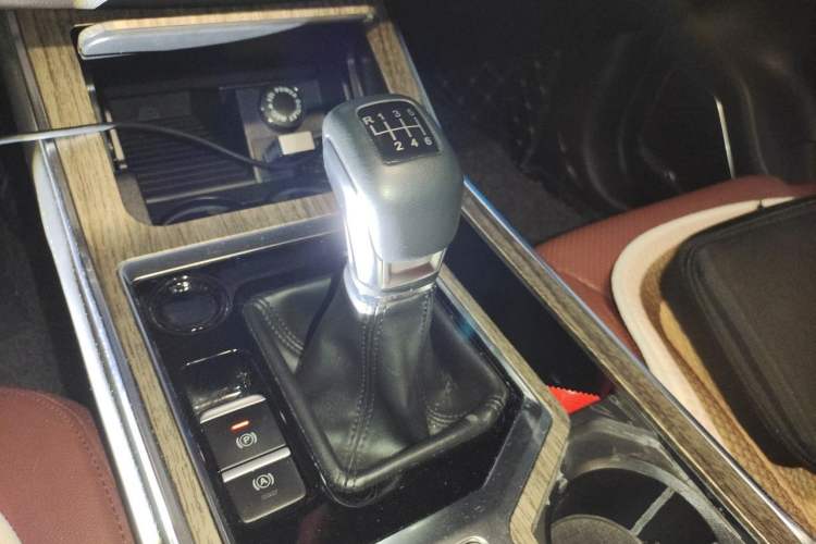 Used JETOUR X70 2020 Revised Version 1.5T Manual Comfort Edition 5 Seats Gear Lever