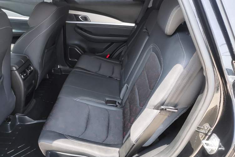 Used JETOUR X70 2020 1.5T Manual Comfort Edition 6 Seats Left Rear Seat