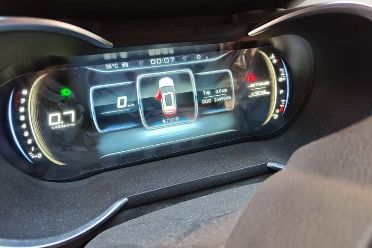 Used JETOUR X70 2020 1.5T Manual Comfort Edition 7-Seater Odometer Close Up