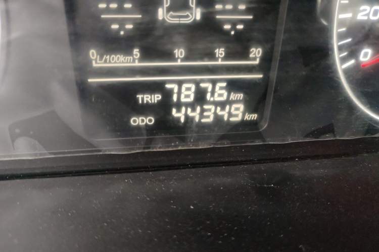 Used JETOUR X70 2020 1.5T Manual Comfort Edition 5 Seats Odometer Close Up