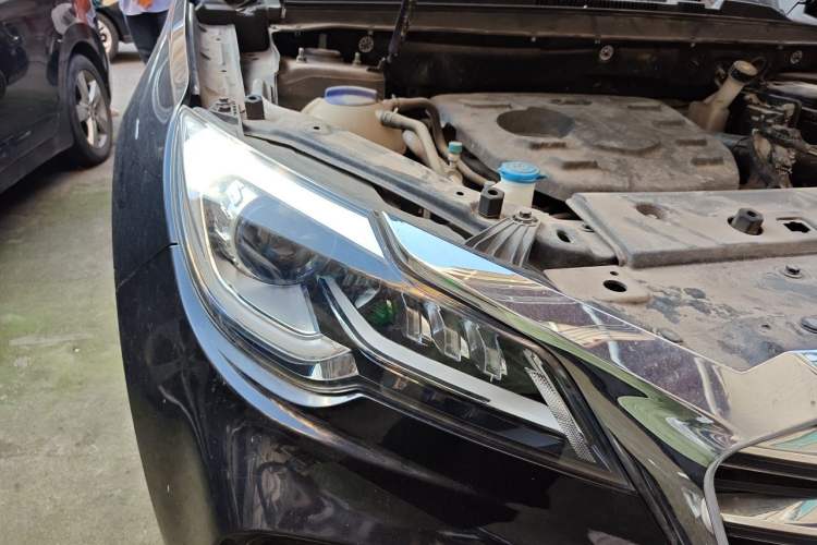 Used JETOUR X70 2020 1.5T Manual Comfort Edition 7-Seater Right Front Headlight