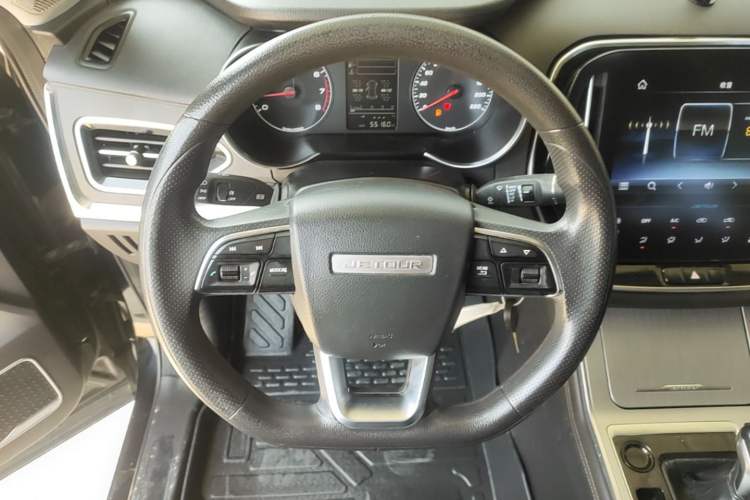 Used JETOUR X70 2020 1.5T Manual Comfort Edition 6 Seats Steering Wheel