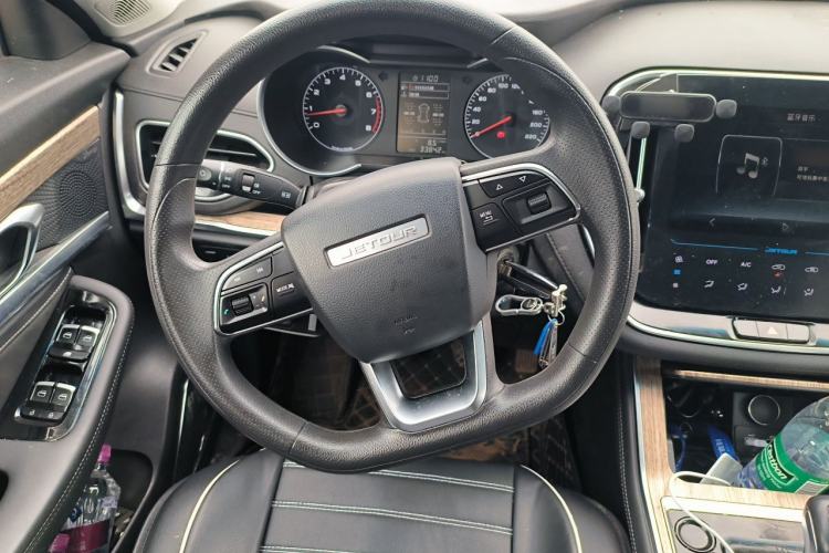 Used JETOUR X70 2020 1.5T Manual Comfort Edition 5 Seats Steering Wheel