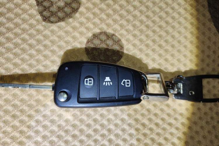 Used JETOUR X70 2020 Revised Version 1.5T Manual Comfort Edition 5 Seats Vehicle Key