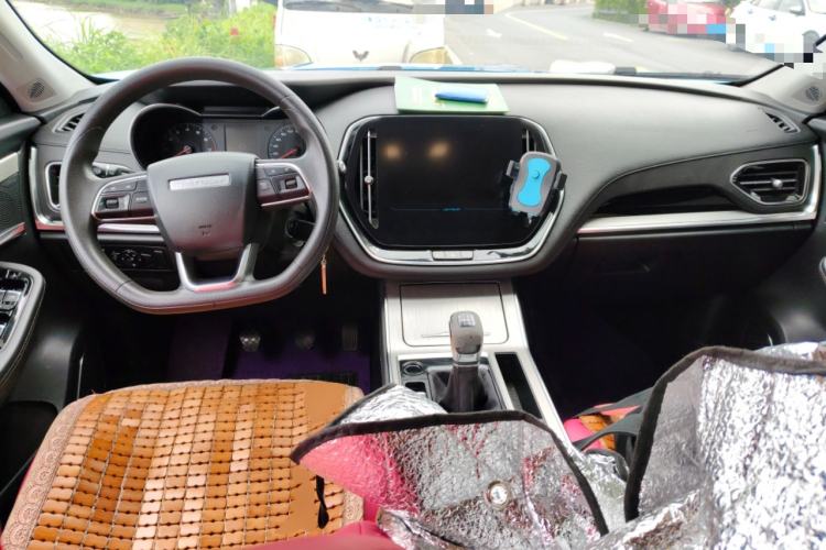 Used JETOUR X70 2020 1.5T Manual Comfort Edition 7-Seater Center Console