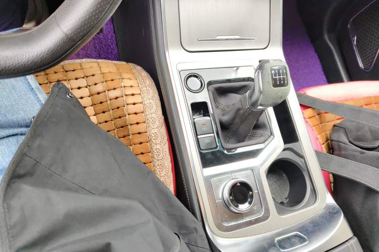 Used JETOUR X70 2020 1.5T Manual Comfort Edition 7-Seater Gear Lever