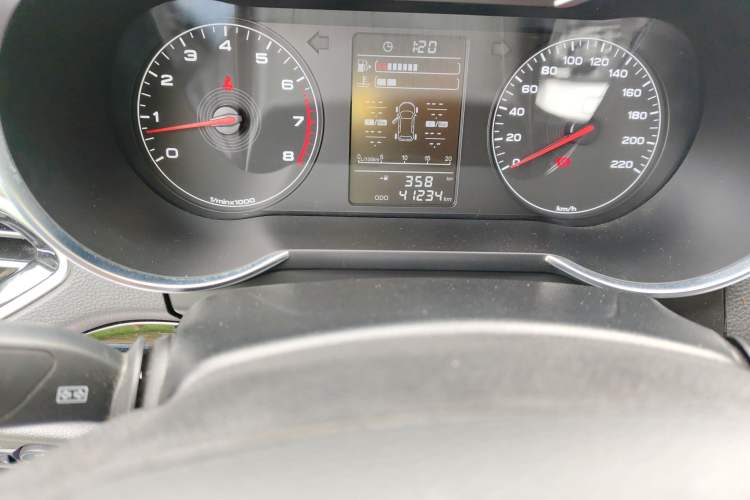 Used JETOUR X70 2020 1.5T Manual Comfort Edition 7-Seater Odometer Close Up