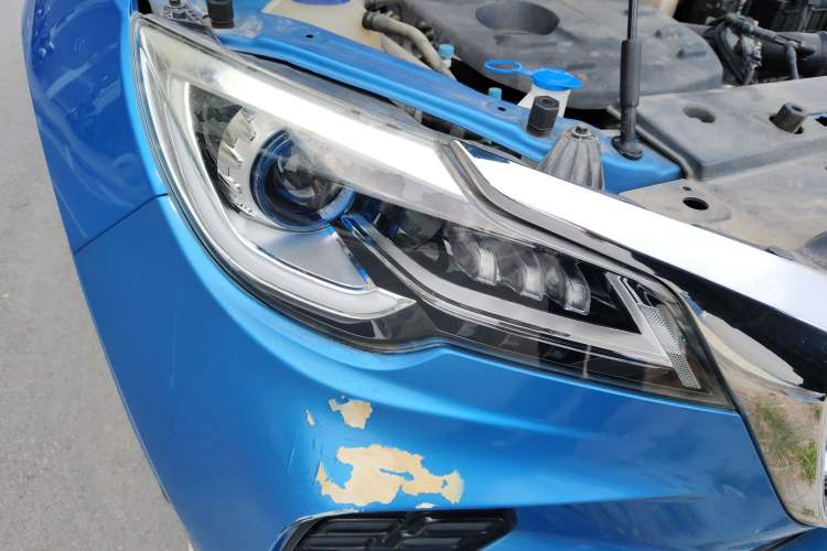 Used JETOUR X70 2020 1.5T Manual Comfort Edition 7-Seater Right Front Headlight