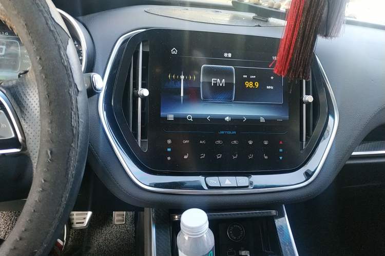 Used JETOUR X70 2020 1.5T DCT Smart Drive Version 5 Seats Audio And AC Panel
