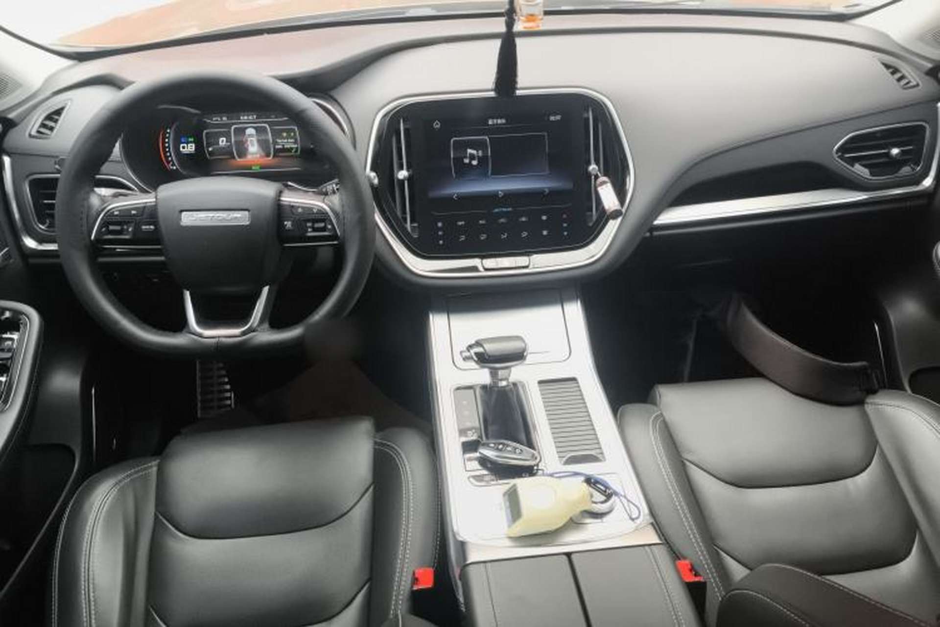 Used JETOUR X70 2020 1.5T DCT Yuexing Edition 6 Seats Center Console