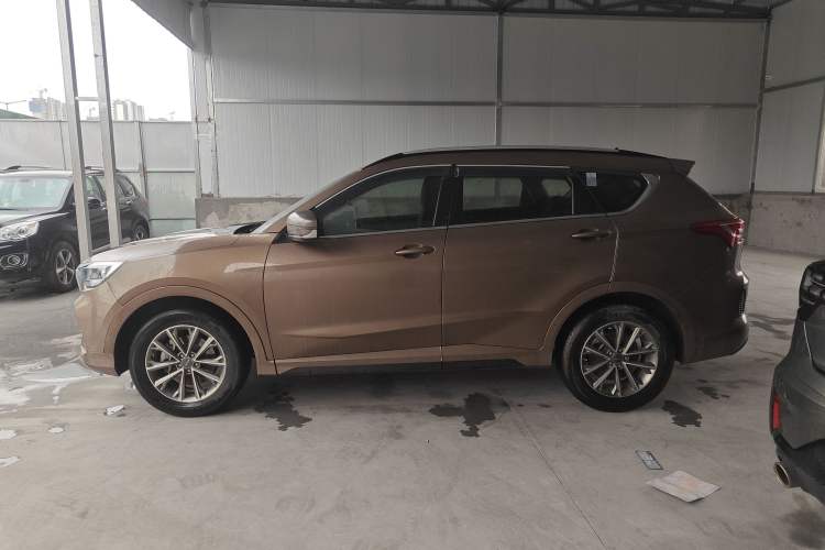 Used JETOUR X70 2020 1.5T Manual Comfort Edition 7-Seater Exterior 5