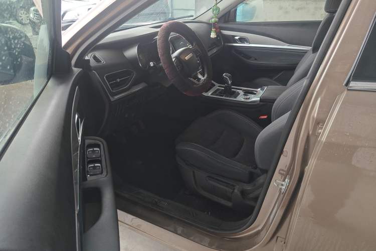 Used JETOUR X70 2020 1.5T Manual Comfort Edition 7-Seater Interior 1
