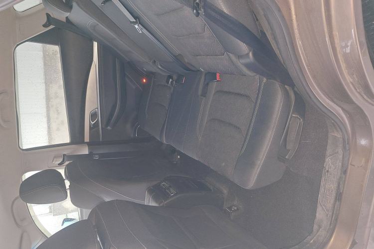 Used JETOUR X70 2020 1.5T Manual Comfort Edition 7-Seater Interior 2