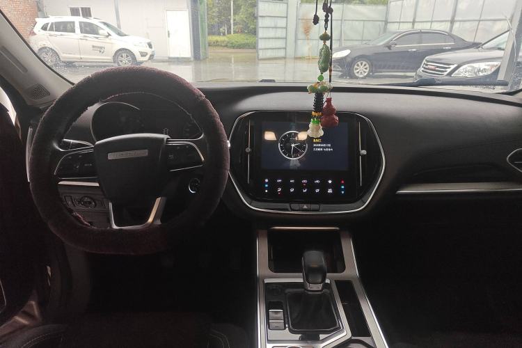 Used JETOUR X70 2020 1.5T Manual Comfort Edition 7-Seater Interior 3