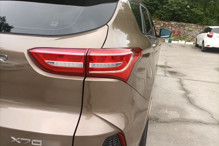 Used JETOUR X70 2020 1.5T DCT Comfort Edition 5-seater Right Rear Taillight