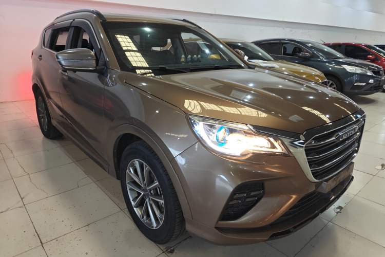 Used JETOUR X70 2020 1.5T Manual EnjoyDrive Edition 6 Seats Front Right 45 Deg