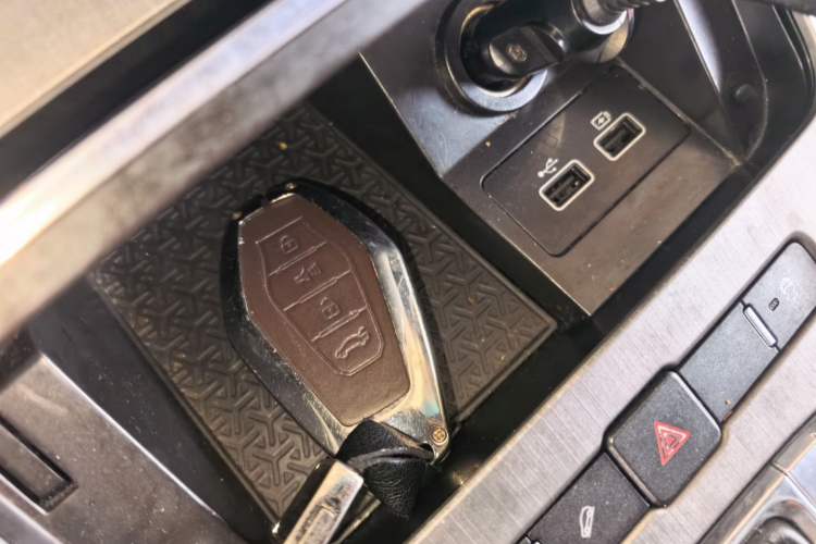 Used JETOUR X70 2020 1.5T DCT YueXing Edition 7-Seater Vehicle Key