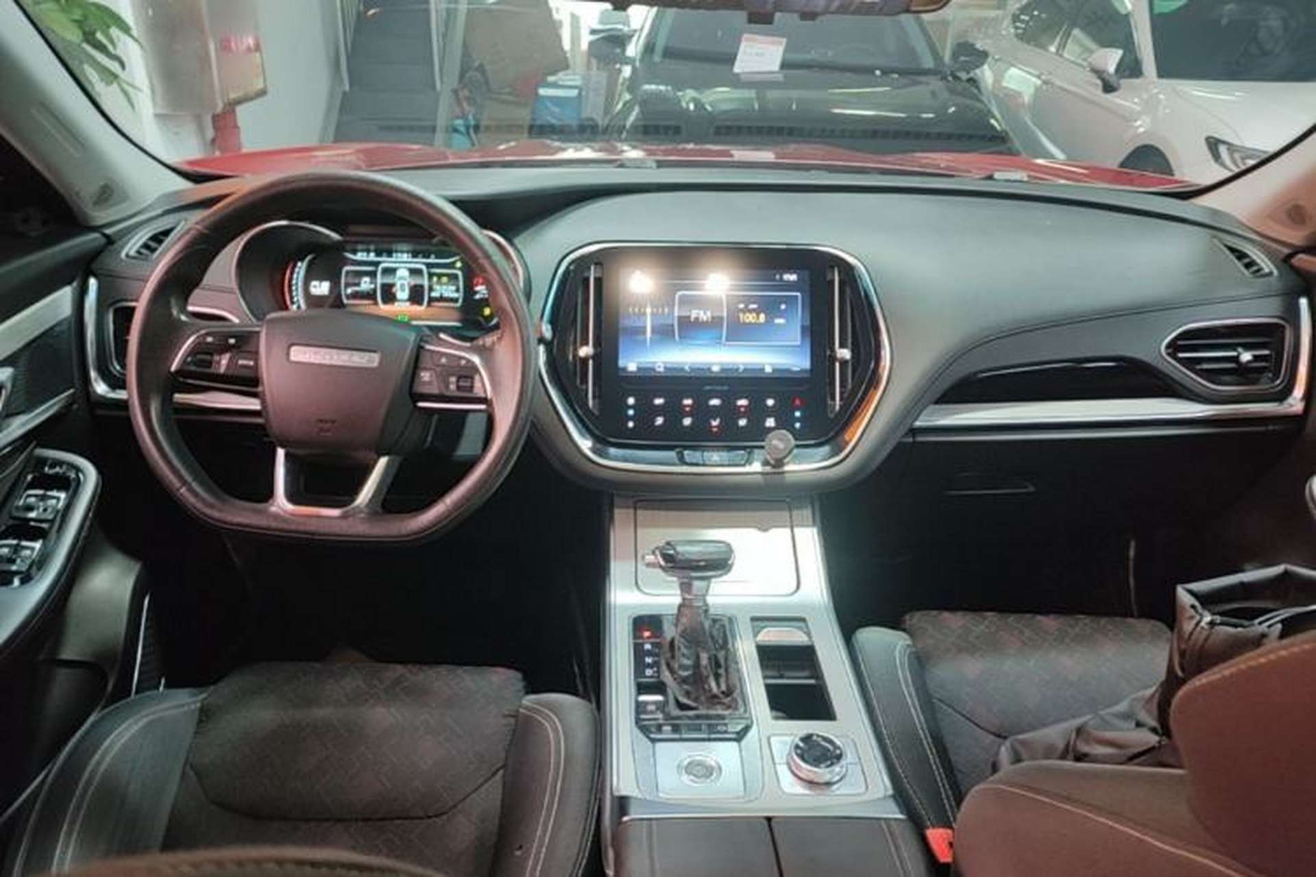 Used JETOUR X70 2020 1.5T DCT Comfort Edition 6 Seats Center Console