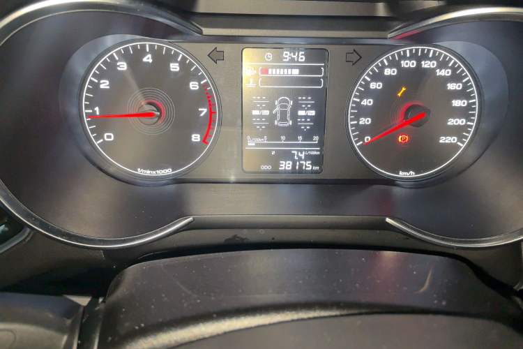 Used JETOUR X70 2020 1.5T Manual Comfort Edition 5 Seats Odometer Close Up
