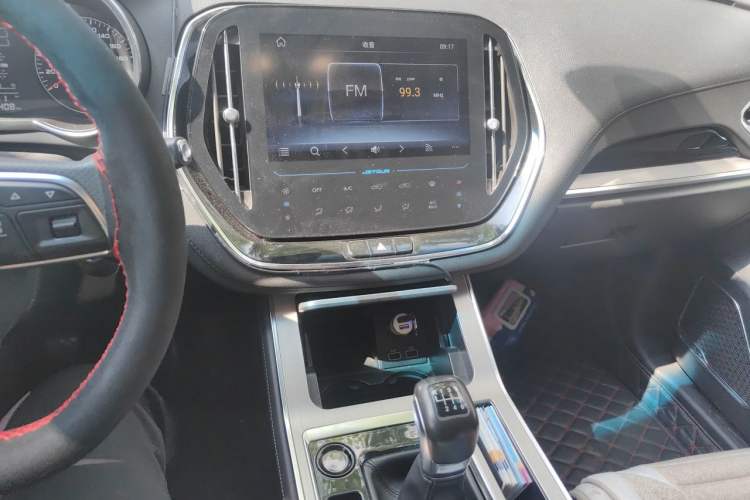Used JETOUR X70 2020 1.5T Manual Comfort Edition 5 Seats Audio And AC Panel