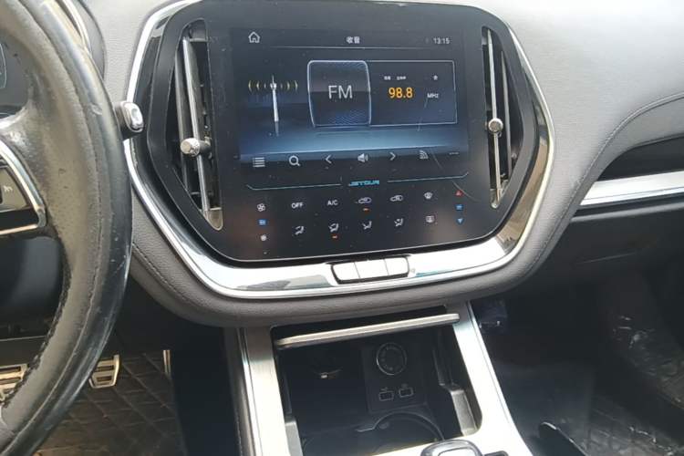 Used JETOUR X70 2020 1.5T Manual EnjoyDrive Edition 5 Seats Audio And AC Panel