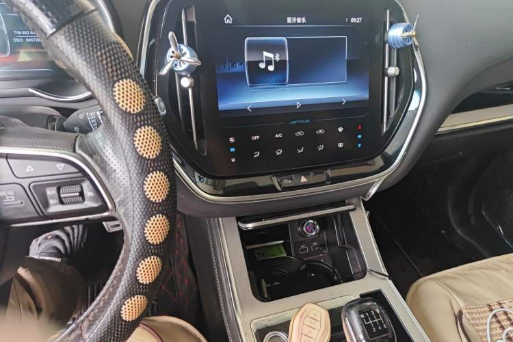 Used JETOUR X70 2020 1.5T Manual EnjoyDrive Edition 5 Seats Audio And AC Panel
