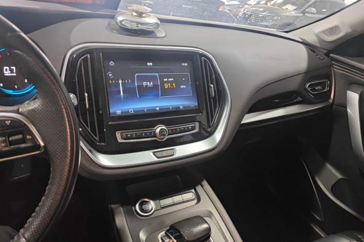 Used JETOUR X70 2020 1.5T DCT YueXing Edition 5 Seats Audio And AC Panel