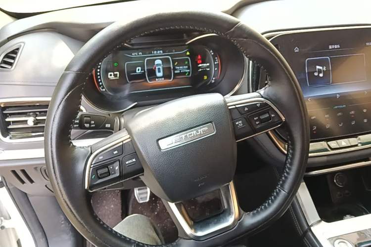 Used JETOUR X70 2020 1.5T Manual EnjoyDrive Edition 5 Seats Audio And AC Panel