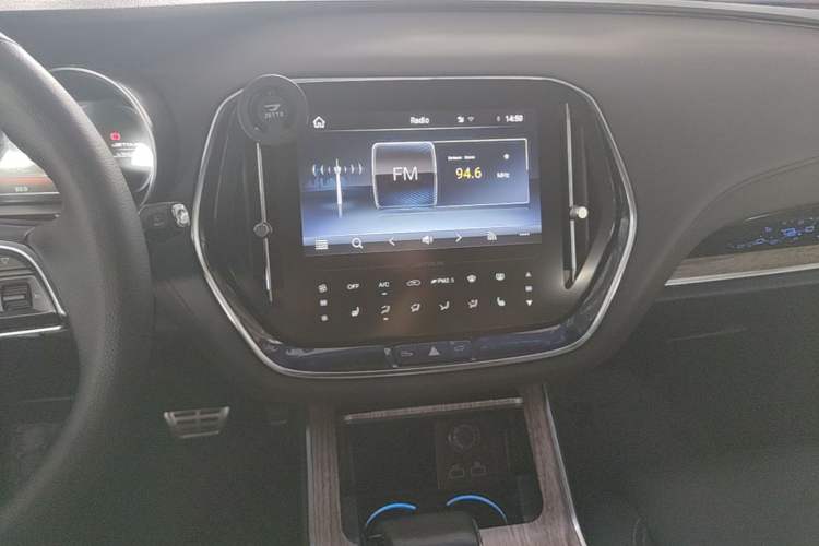 Used JETOUR X70 2020 1.5T DCT Luxury Edition 5 Seats Audio And AC Panel