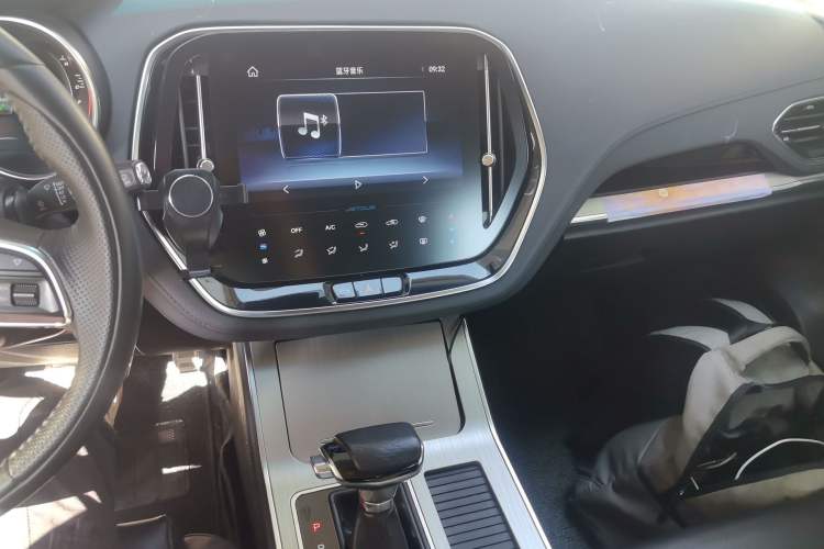 Used JETOUR X70 2020 1.5T DCT YueXing Edition 5 Seats Audio And AC Panel