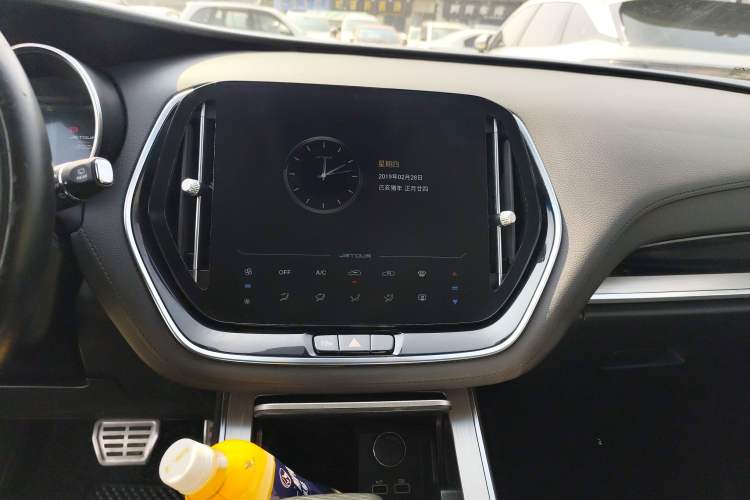 Used JETOUR X70 2020 1.5T DCT YueXing Edition 5 Seats Audio And AC Panel