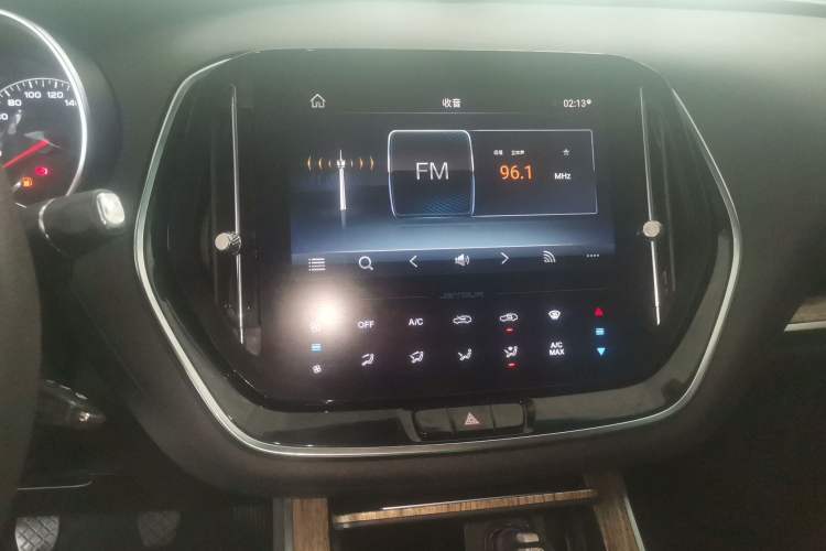 Used JETOUR X70 2020 1.5T Manual Comfort Edition 7-Seater Audio And AC Panel