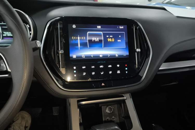 Used JETOUR X70 2020 1.5T DCT Comfort Edition 5-seater Audio And AC Panel