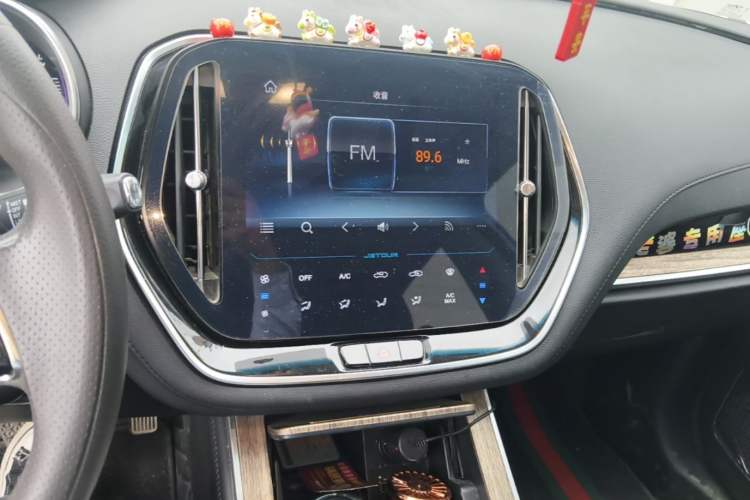Used JETOUR X70 2020 1.5T DCT Comfort Edition 5-seater Audio And AC Panel