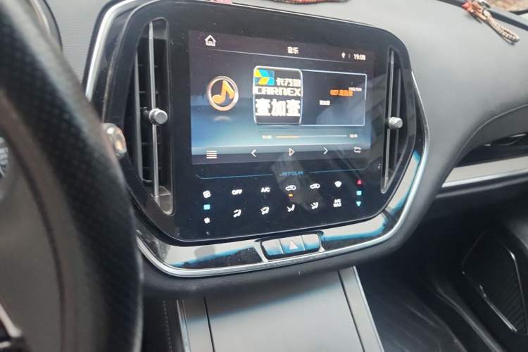 Used JETOUR X70 2020 1.5T DCT Comfort Edition 5-seater Audio And AC Panel