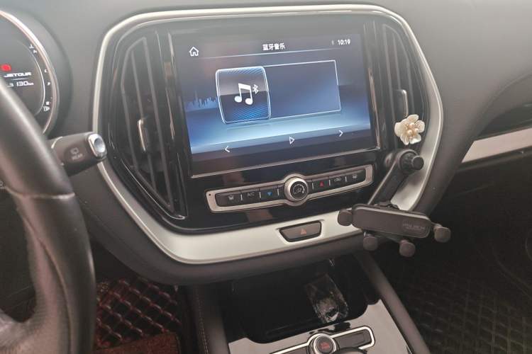 Used JETOUR X70 2020 1.5T DCT YueXing Edition 5 Seats Audio And AC Panel