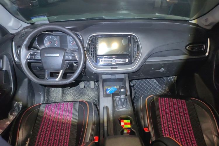 Used JETOUR X70 2020 1.5T Manual Jingxing Edition 6 Seats Center Console
