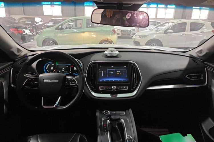 Used JETOUR X70 2020 1.5T DCT YueXing Edition 5 Seats Center Console