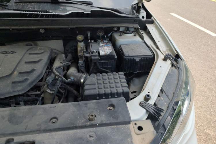 Used JETOUR X70 2020 1.5T DCT Yuexing Edition 6 Seats Engine Bay Left
