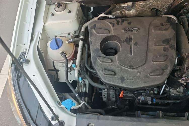 Used JETOUR X70 2020 1.5T Manual Comfort Edition 7-Seater Engine Bay Right