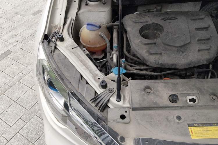 Used JETOUR X70 2020 1.5T DCT Comfort Edition 7-Seater Engine Bay Right