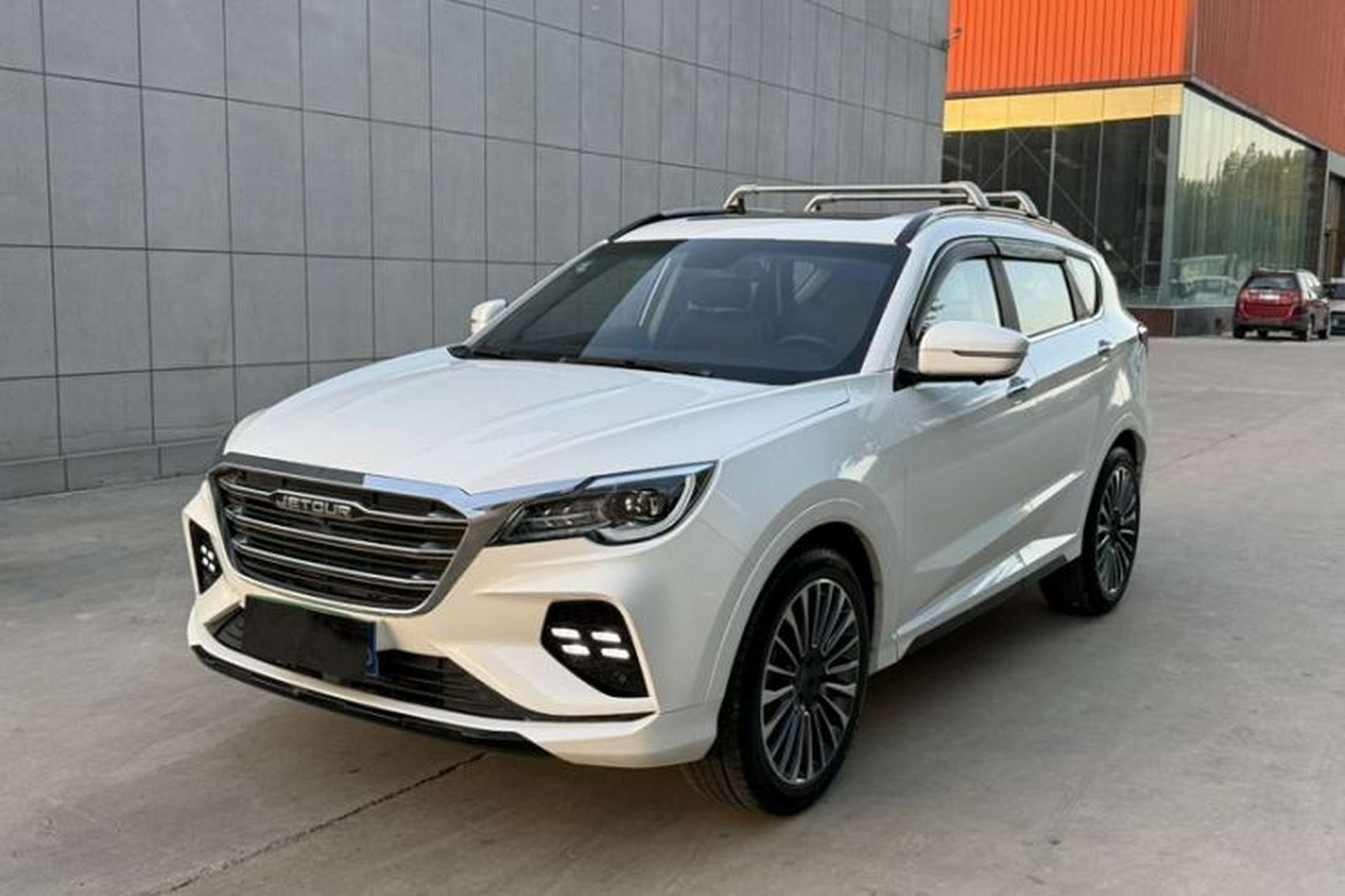Used JETOUR X70 2020 1.5T DCT Luxury Edition 5 Seats Exterior 2